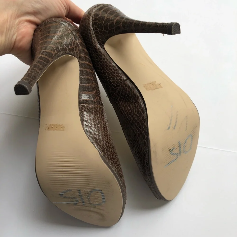 crocodile-look 4” peep toe heels